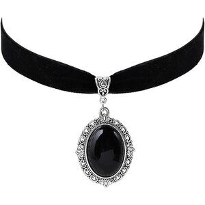 Chic Black Velvet Gothic Choker Necklace – Perfect for Halloween & Casual Wear